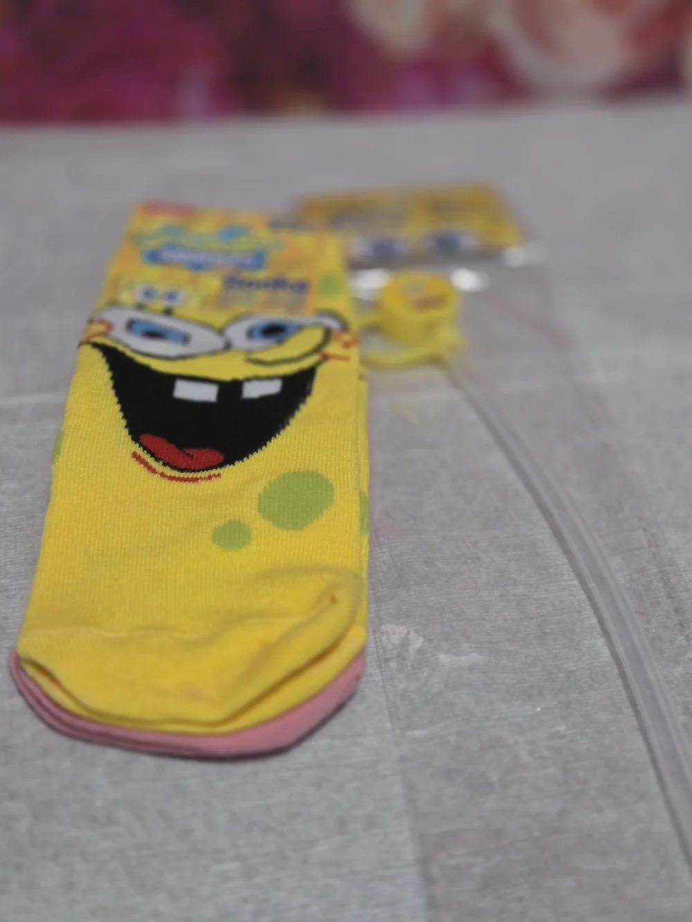 Nickelodeon SpongeBob Yellow Kids Socks & Matching SpongeBob Accessory